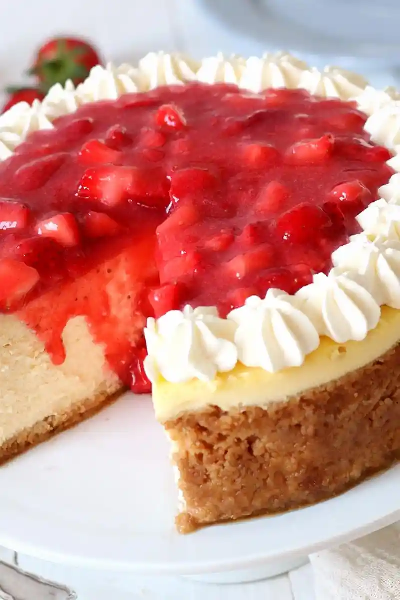 Klassischer Erdbeer-Cheesecake: Ein cremiges Geschmackserlebnis 3 Klassischer Erdbeer-Cheesecake: Ein cremiges Geschmackserlebnis