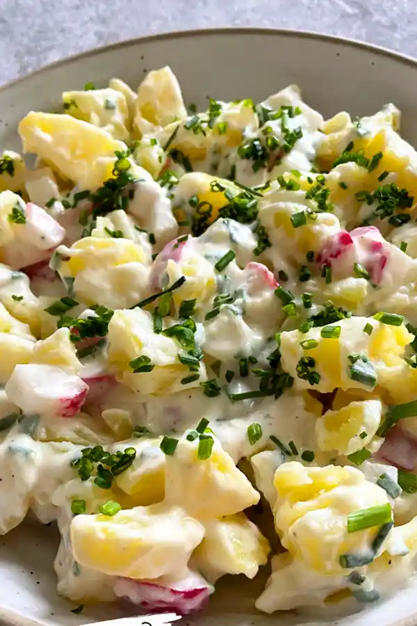 Frühlingshafter Kartoffelsalat mit veganem Dressing 3 Recipe image