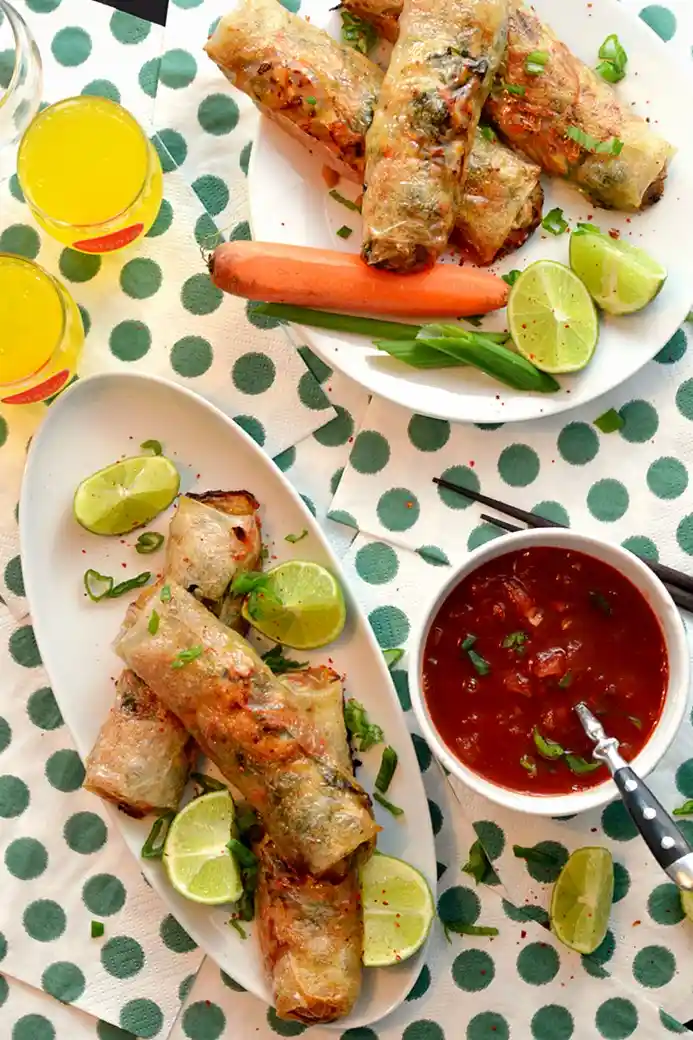 Knusprige Frühlingsrollen aus dem Ofen mit süß-saurer Sauce 3 Recipe image