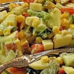 Bunter Mix-Salat mit Äpfeln und würzigem Käse 4 Bunter Mix-Salat mit Äpfeln und würzigem Käse
