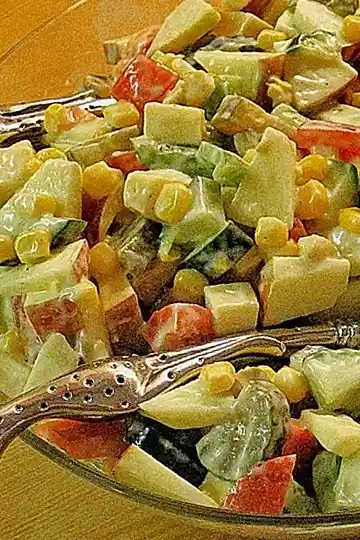 Bunter Mix-Salat mit Äpfeln und würzigem Käse 3 Recipe image