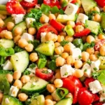 Schneller Kichererbsen-Salat mit Feta und frischem Gemüse 4 Schneller Kichererbsen-Salat mit Feta und frischem Gemüse