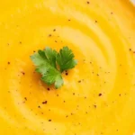 Cremige Kürbis-Mango-Suppe: Ein fruchtiger Genuss 4 Cremige Kürbis-Mango-Suppe: Ein fruchtiger Genuss