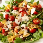 Mediterraner Nudelsalat mit getrockneten Tomaten und Pinienkernen 4 Mediterraner Nudelsalat mit getrockneten Tomaten und Pinienkernen