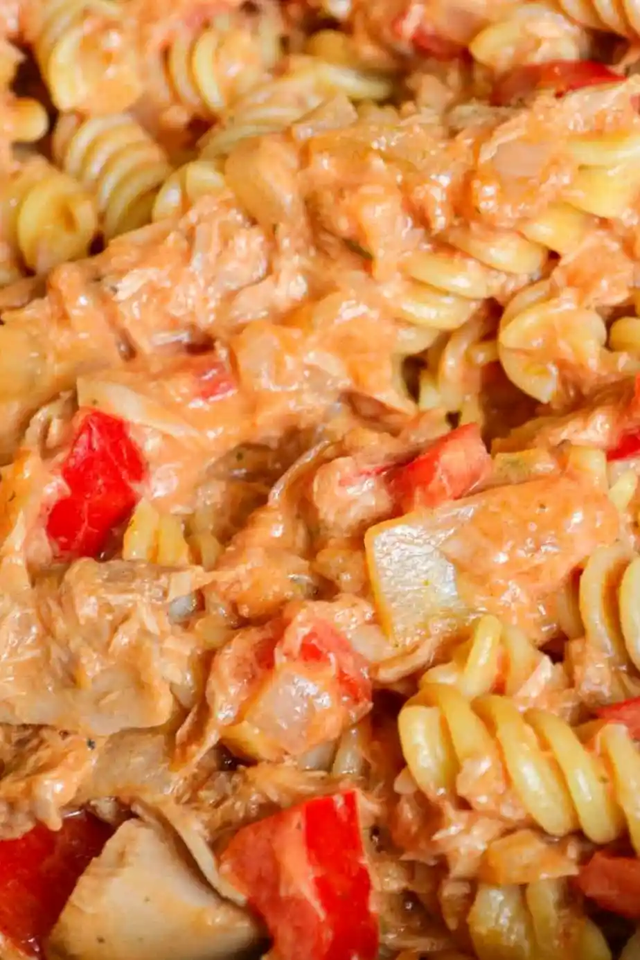 Cremige Thunfisch-Pasta mit Paprika und Tomaten 3 Recipe image