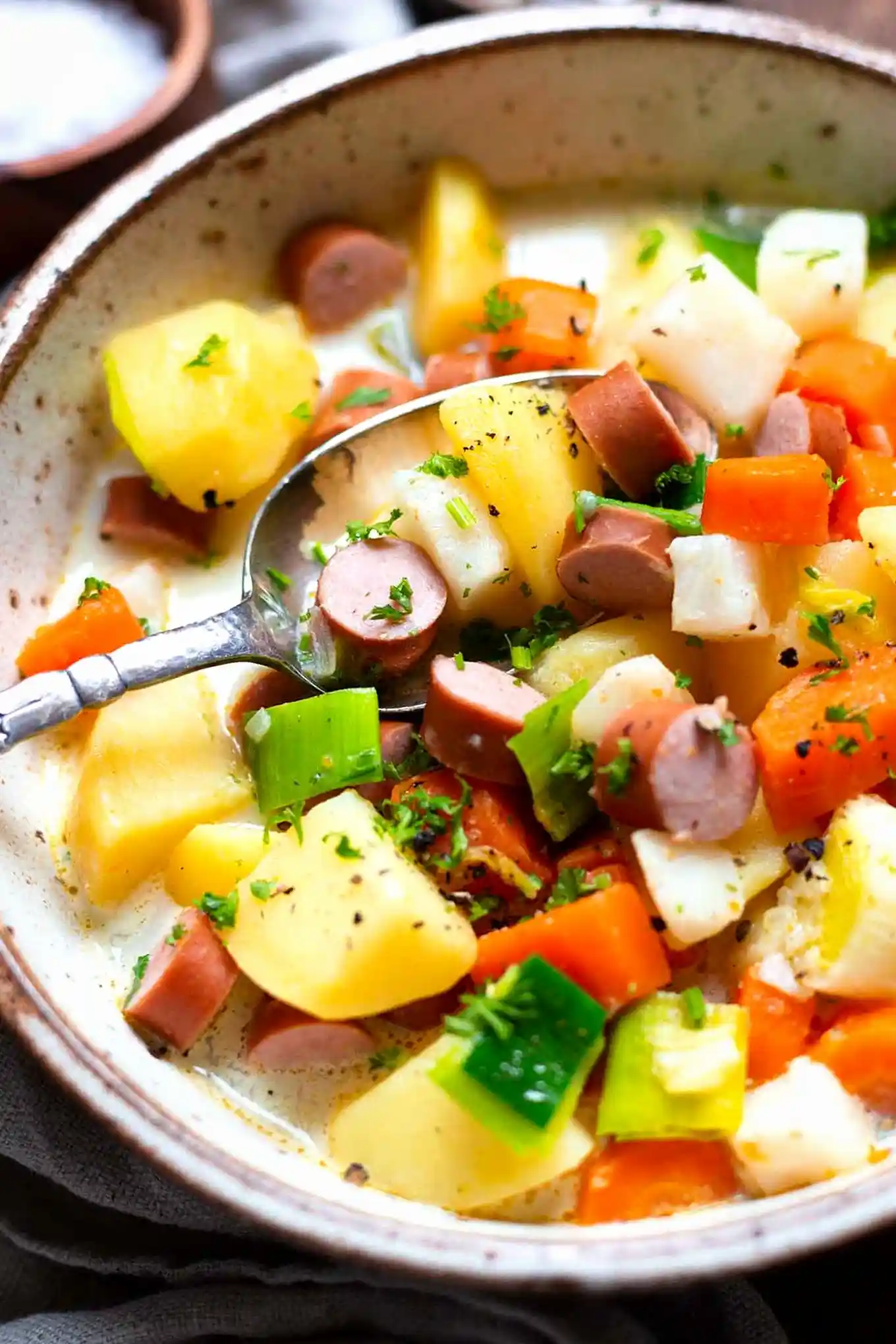 Klassische Kartoffelsuppe mit würzigen Würstchen 3 Recipe image