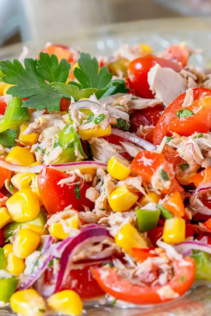 Proteinreicher Thunfischsalat nach traditioneller Art 3 Recipe image