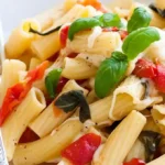One Pot Pasta mit Tomaten und Mozzarella: Das schnelle Rezept 4 One Pot Pasta mit Tomaten und Mozzarella: Das schnelle Rezept