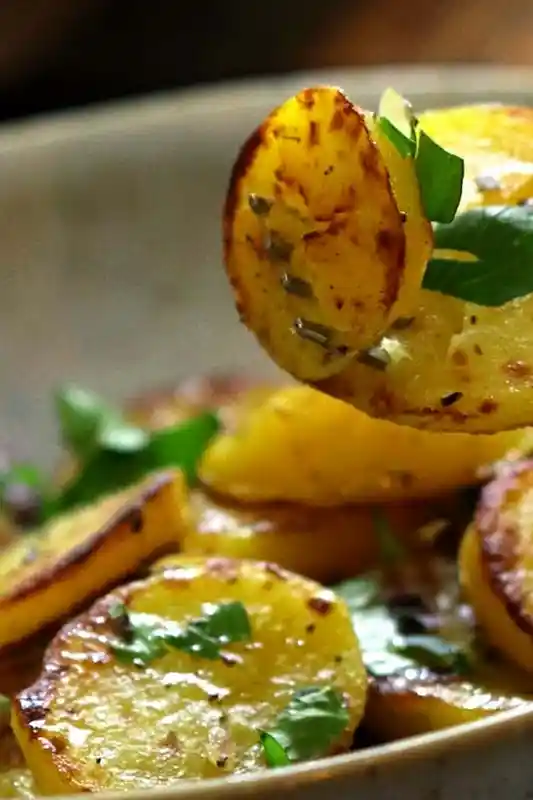Geheimtipps für perfekt knusprige Bratkartoffeln aus der Pfanne 3 Recipe image