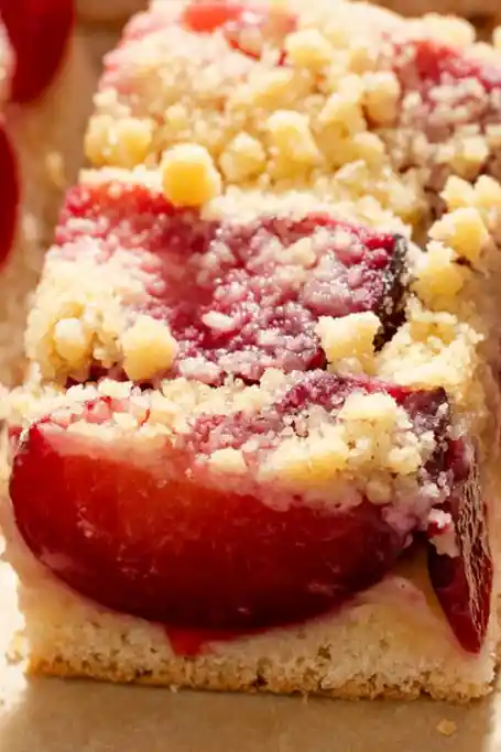 Traditioneller Pflaumenkuchen mit knusprigen Streuseln 3 Recipe image