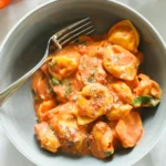 Käse-Tortellini mit cremiger Tomatensoße 4 Käse-Tortellini mit cremiger Tomatensoße