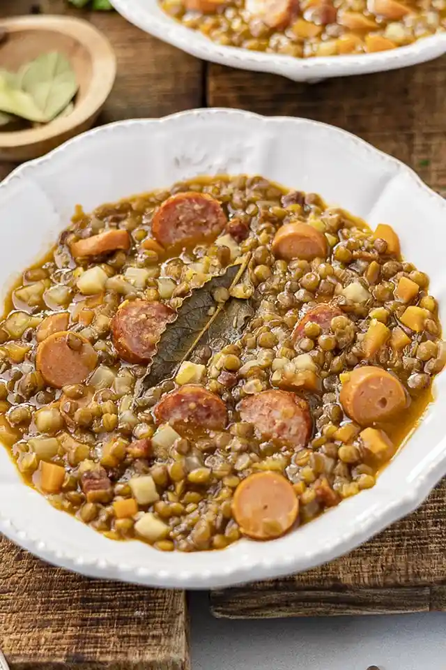 Herzhafte klassische Linsensuppe mit Würstchen 3 Recipe image