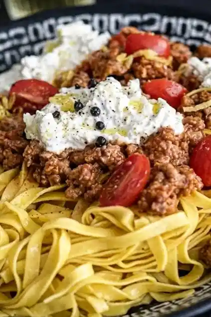 Pasta mit würziger Rinder-Salsiccia und cremigem Burrata 3 Recipe image