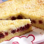Saftiger Kirsch-Kokos-Kuchen mit cremiger Crème-fraîche-Haube 4 Saftiger Kirsch-Kokos-Kuchen mit cremiger Crème-fraîche-Haube