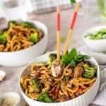 Schnelle Asianudeln mit cremiger Erdnusssauce 4 Schnelle Asianudeln mit cremiger Erdnusssauce