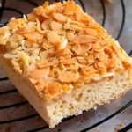 Saftiger Butterkuchen vom Blech ohne Hefe mit Mandeln 4 Saftiger Butterkuchen vom Blech ohne Hefe mit Mandeln