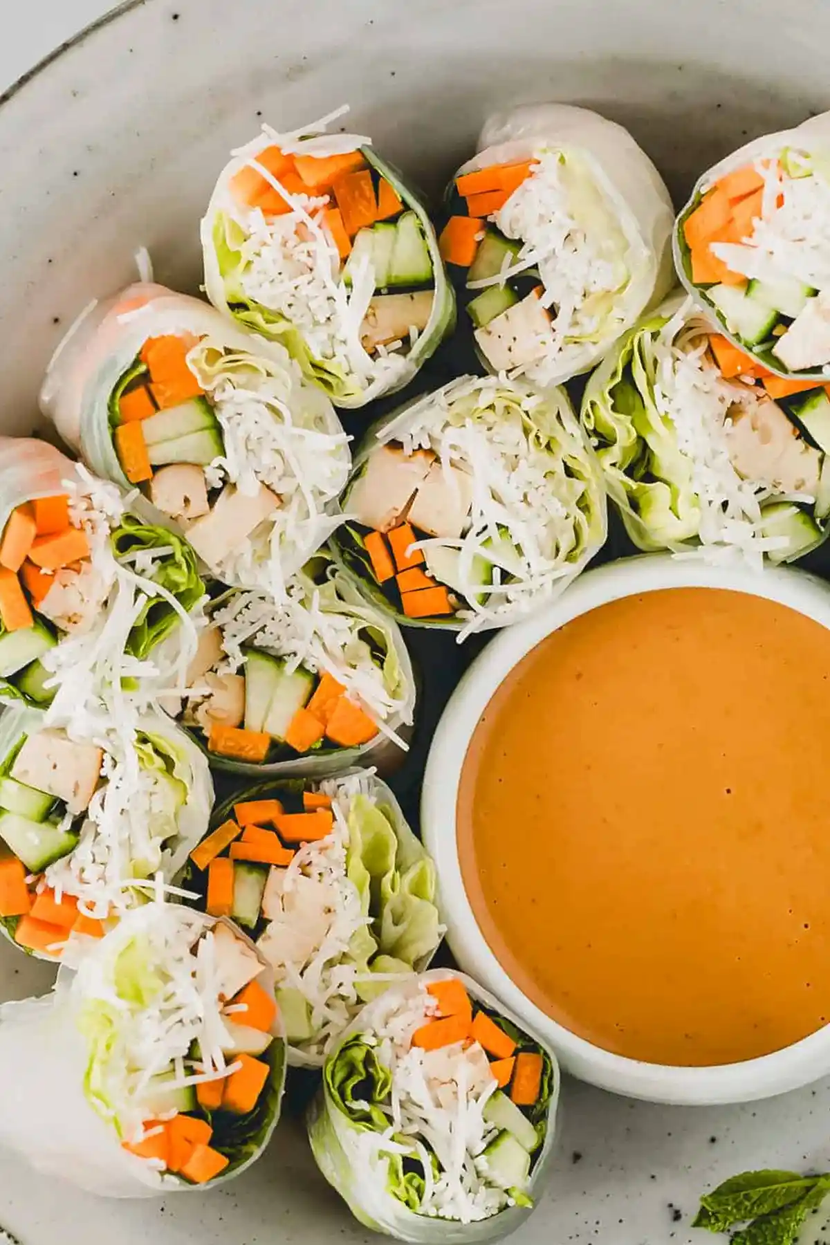 Vietnamesische Sommerrollen mit cremiger Erdnusssauce 3 Recipe image