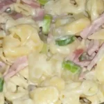 Cremiger Tortellini-Salat mit Ananas, Lauch und Putenschinken 4 Cremiger Tortellini-Salat mit Ananas, Lauch und Putenschinken