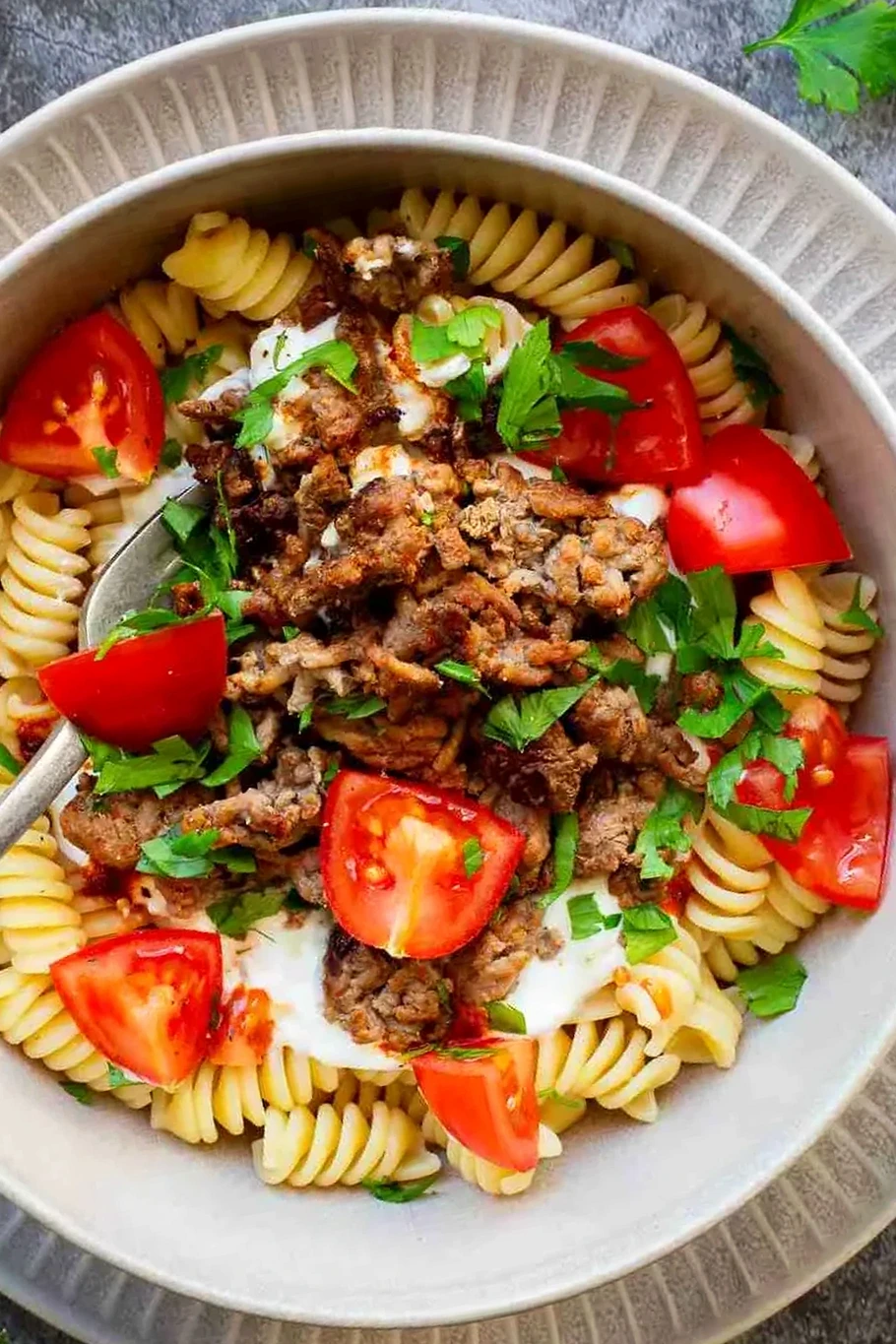 Proteinreiche türkische Pasta mit Joghurt und Hackfleisch 3 Recipe image