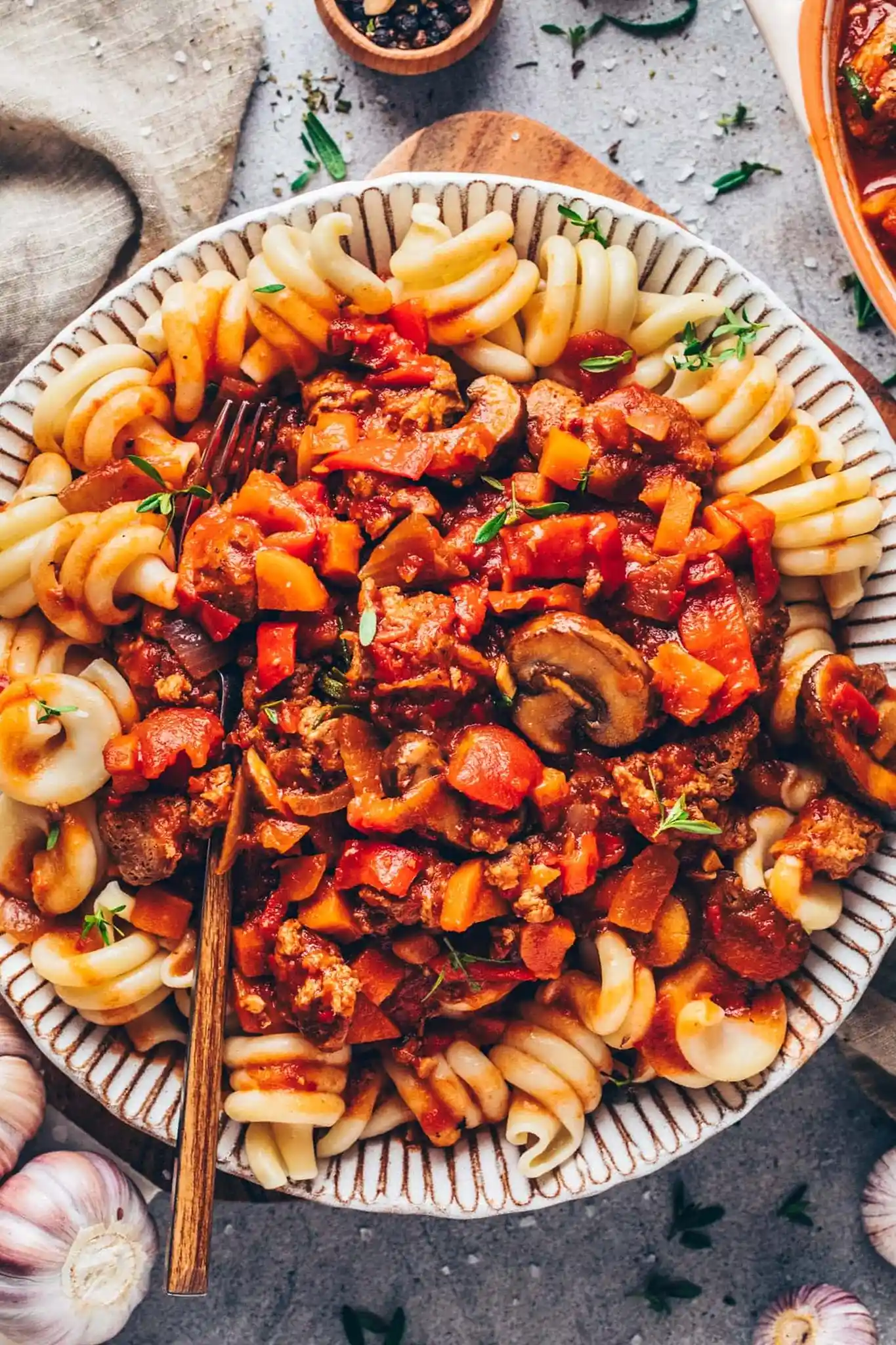 Herzhaftes Veganes Gulasch nach ungarischer Art 3 Recipe image