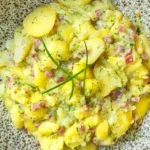 Warmer Kartoffelsalat mit Räuchertofu: Deftig und Herzhaft 4 Warmer Kartoffelsalat mit Räuchertofu: Deftig und Herzhaft