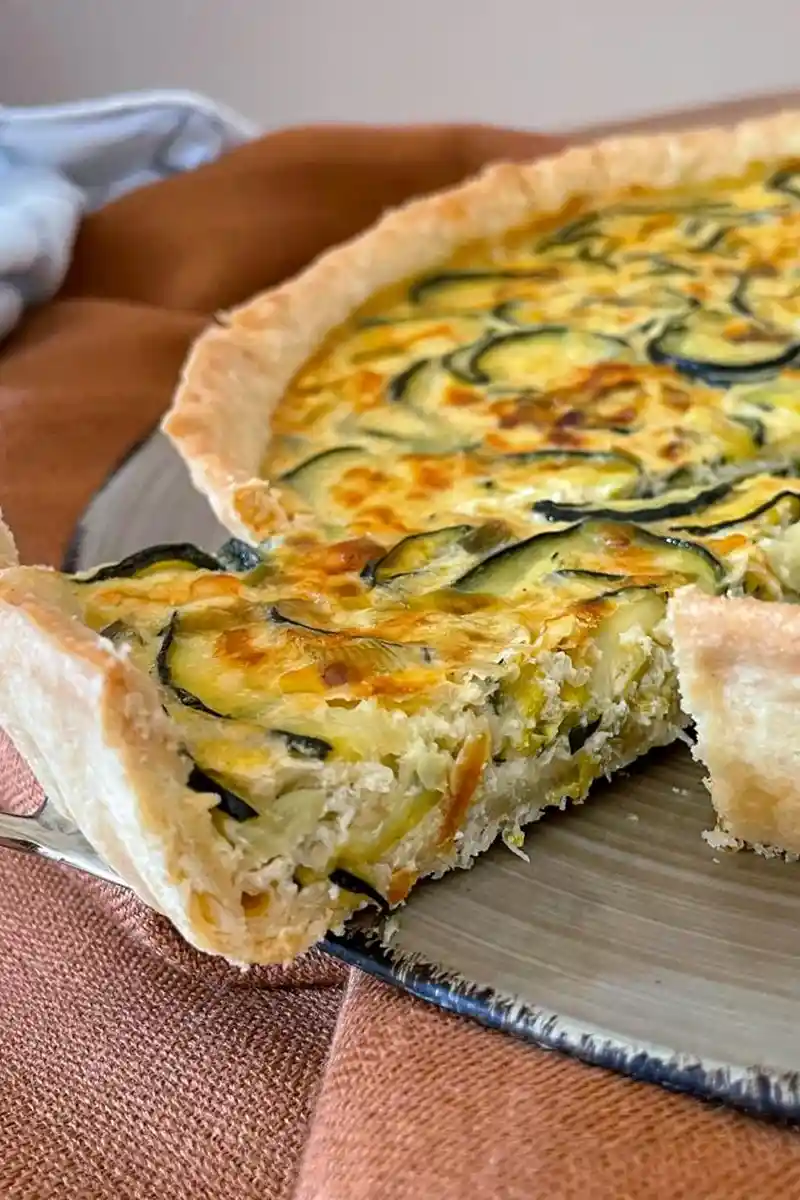 Herzhafte Zucchini-Quiche mit Porree 3 Recipe image