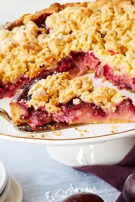 Veganer Zwetschgenkuchen mit knusprigen Streuseln 3 Recipe image