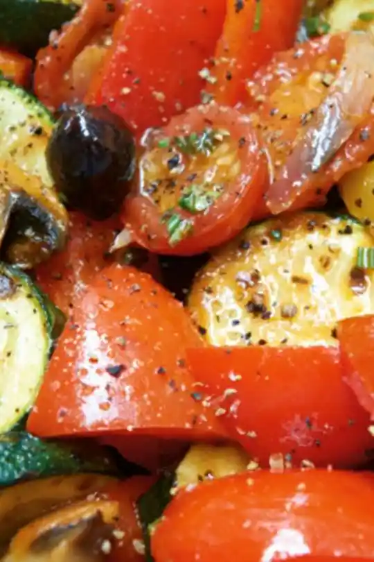 Buntes Pfannengemüse mit aromatischen Kräutern 3 Buntes Pfannengemüse mit aromatischen Kräutern